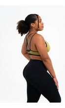 Load image into Gallery viewer, Heartbreaker Legging
